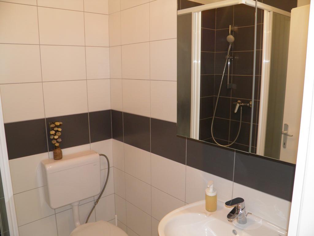 Apartments Perla Dinjiska ภายนอก รูปภาพ